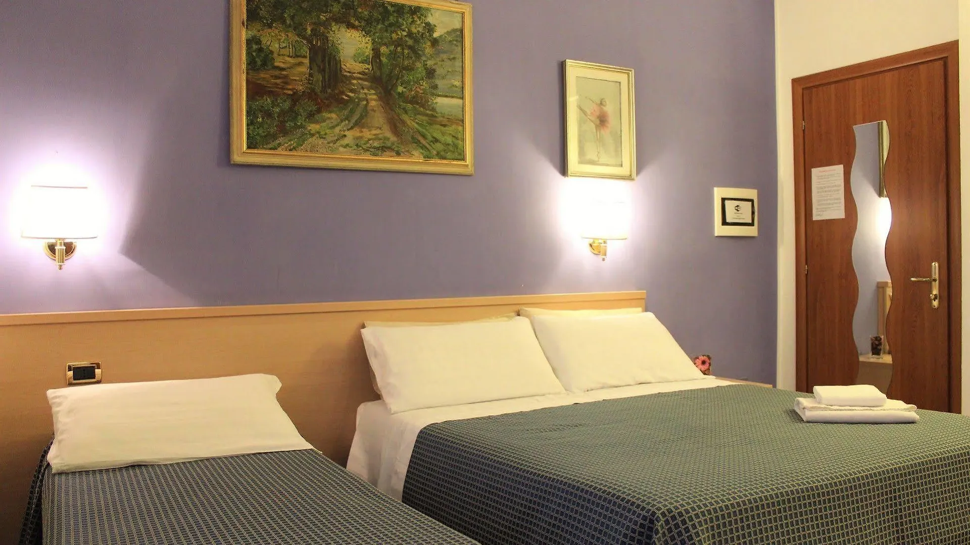 Citta Eterna Guest House Rome 2*,
